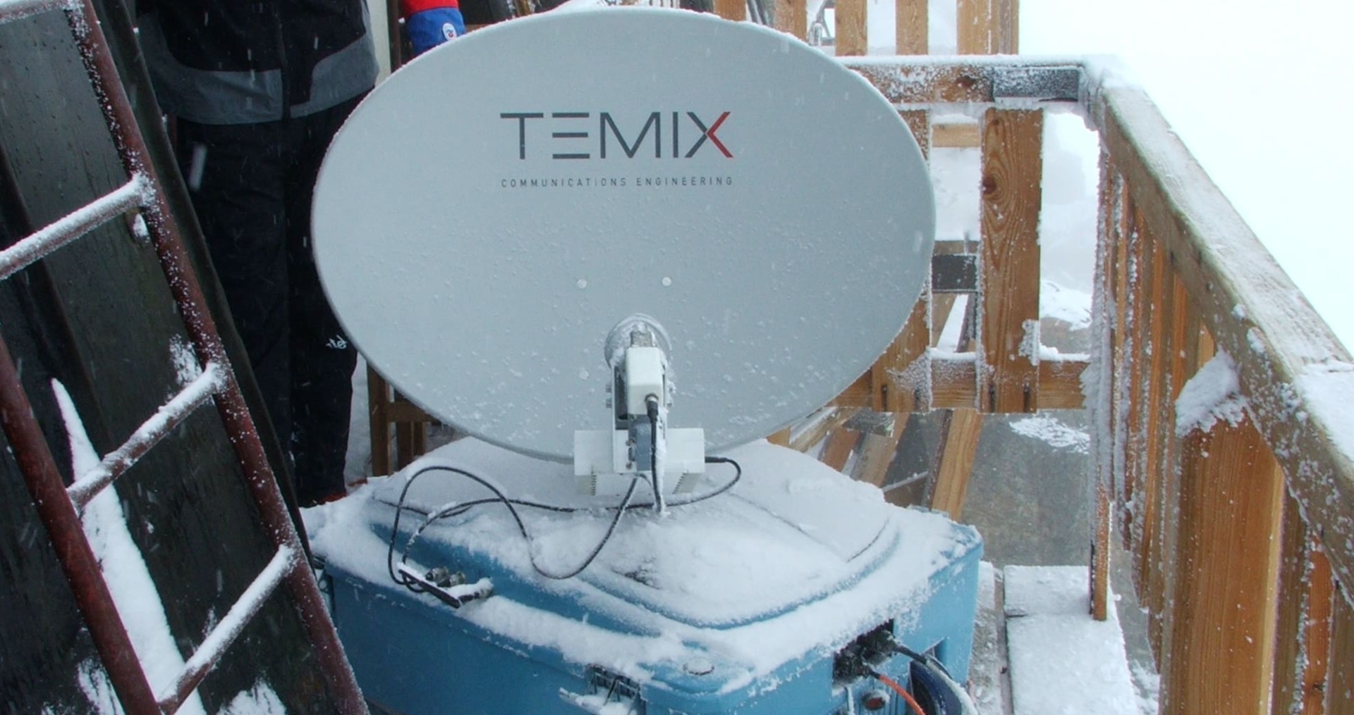 Hybrid Mobile Terminals